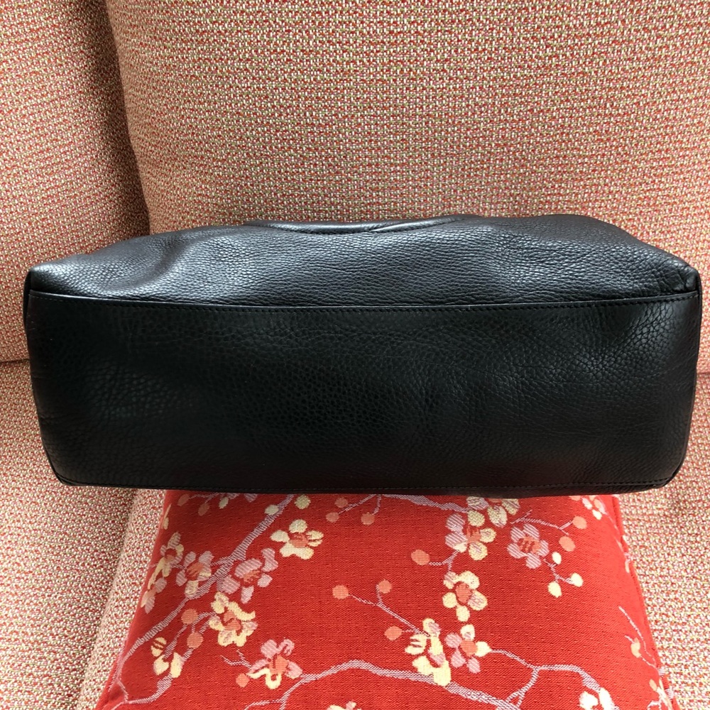 GUCCI BLACK SOHO TOTE- HO HO HO🎁🎉🎆 - Picture 4 of 8
